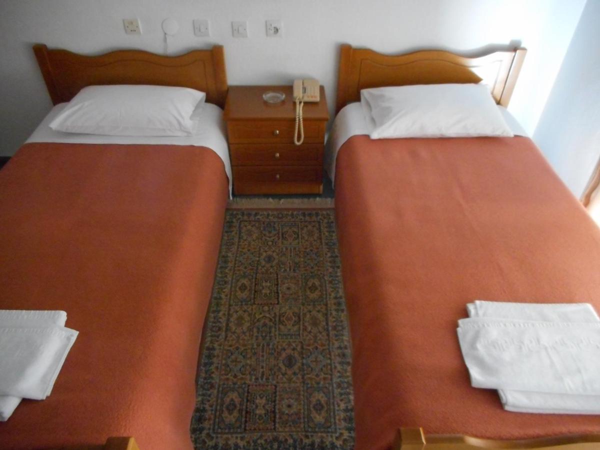 Parissas Hotel Tsotilion Luaran gambar