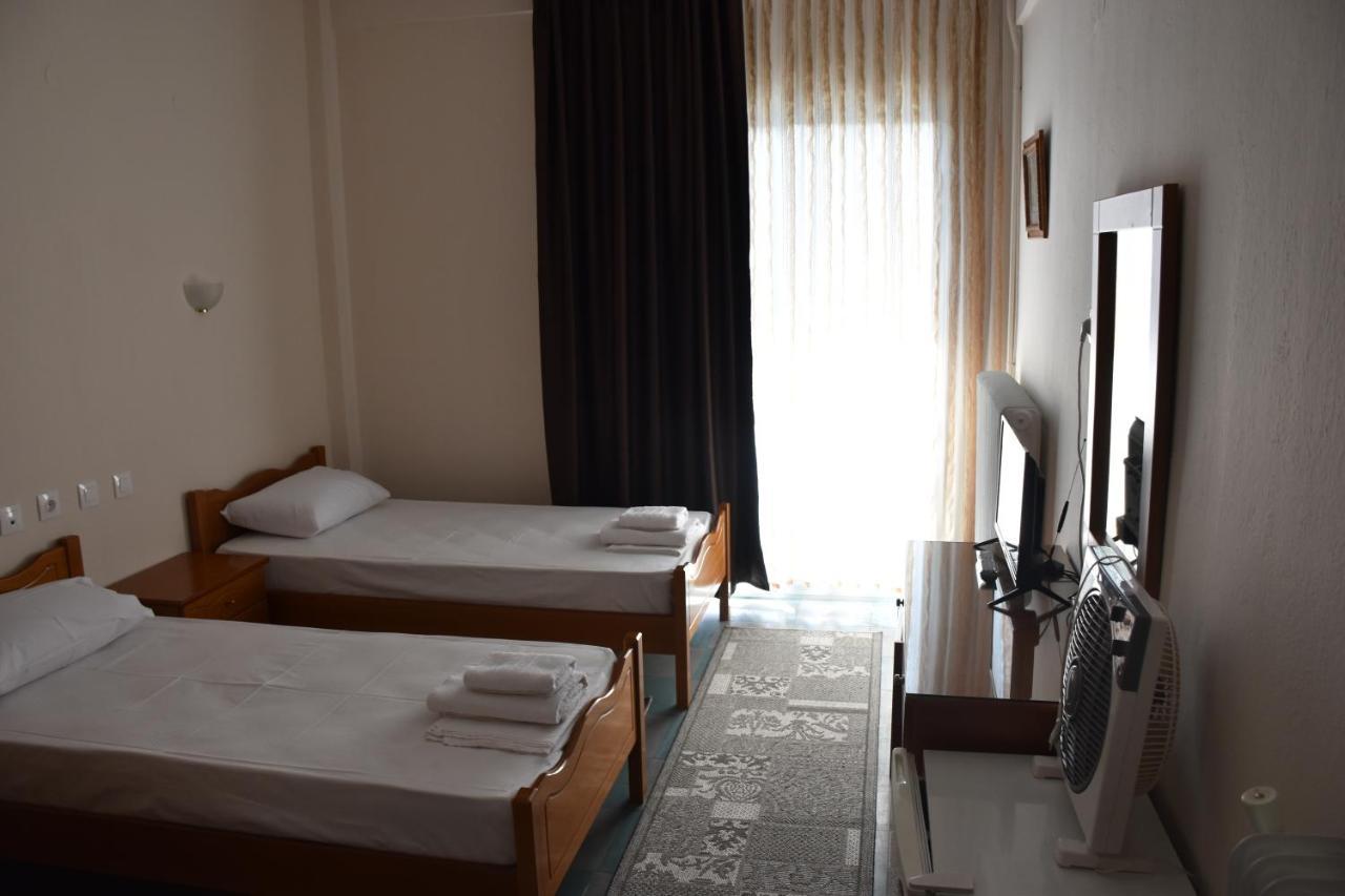 Parissas Hotel Tsotilion Luaran gambar